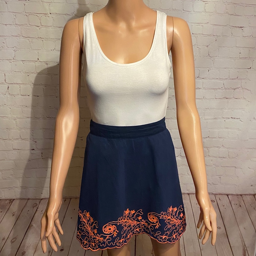 Francesca’s Miami blue w/pink embroidered boho skirt size large